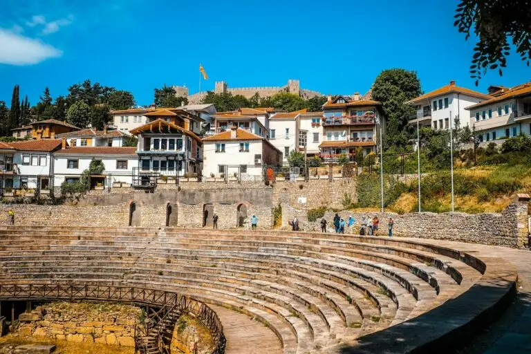 L'antico teatro nel centro storico di Ohrid