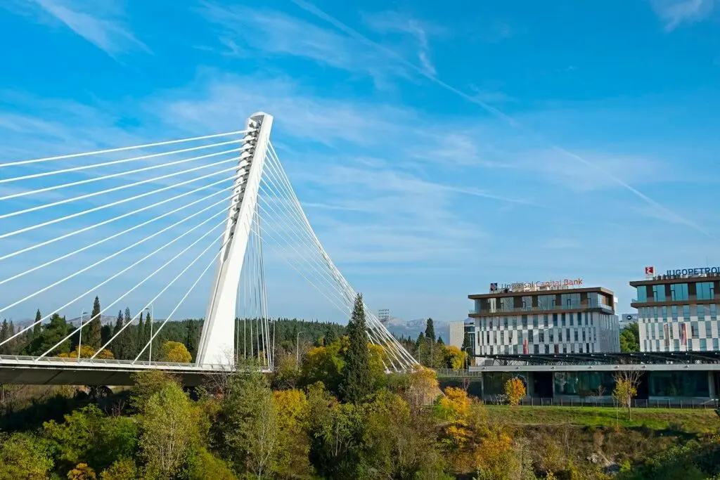 Il ponte strallato sul fiume Moraca a Podgorica