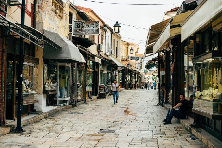 Rruga me kalldrëm e Çarshisë së Vjetër në Shkup