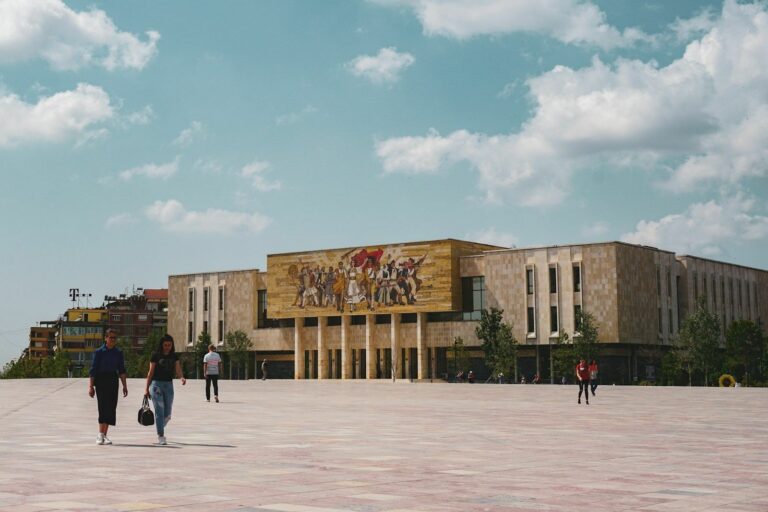 Muzeu Historik Kombëtar në Sheshin Skënderbej, Tiranë